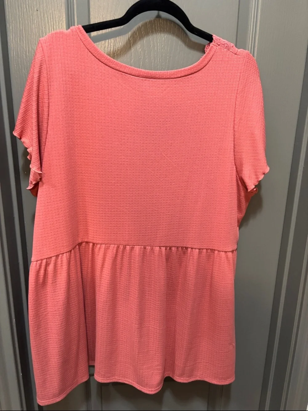 torrid Coral Lace-Trim V-Neck Tunic Top - Picture 4 of 4